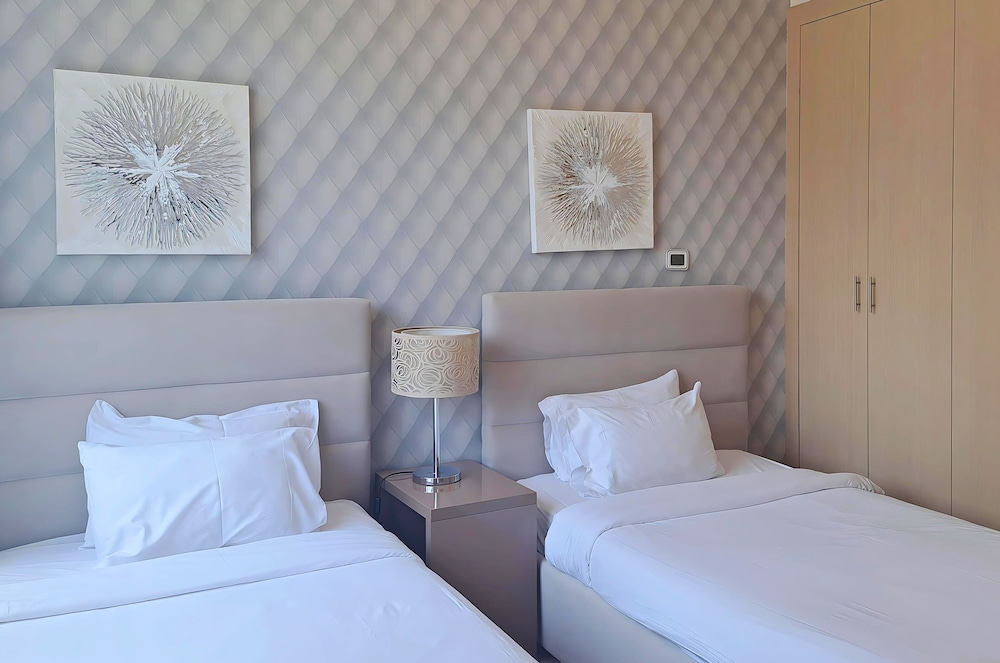 Barceló Residences Dubai Marina 21
