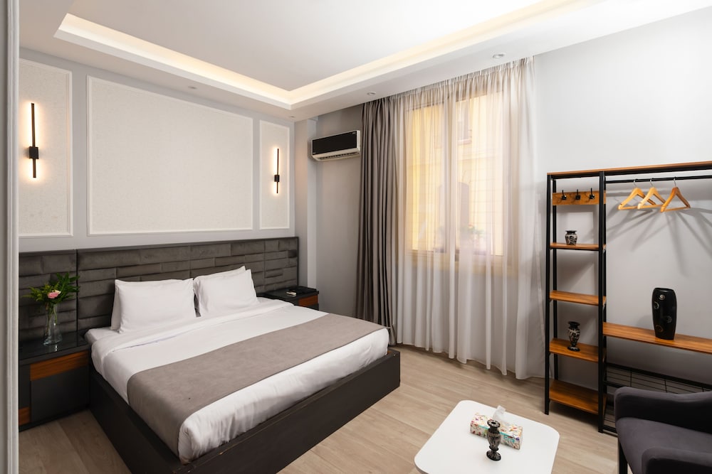 Capital Hotel 18