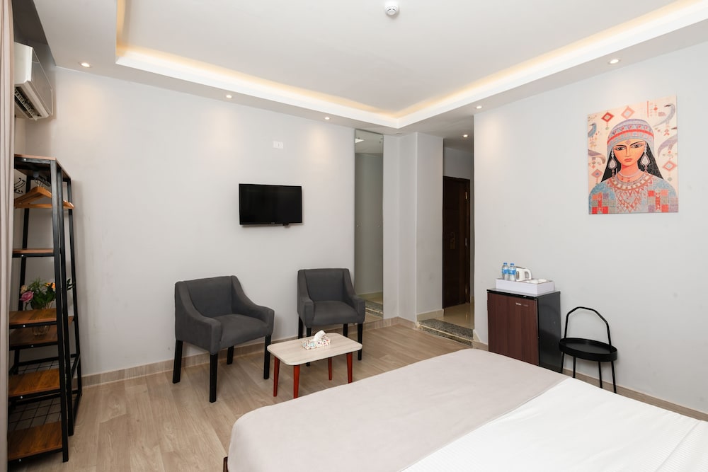 Capital Hotel 23