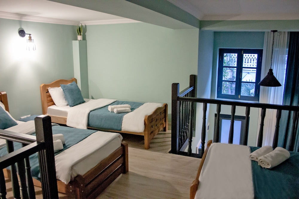 Check Point Hotel 15