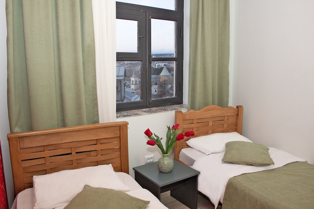 Check Point Hotel 10