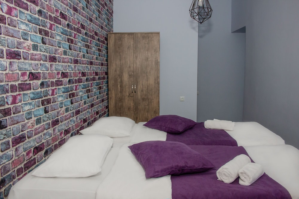 Check Point Hotel 22