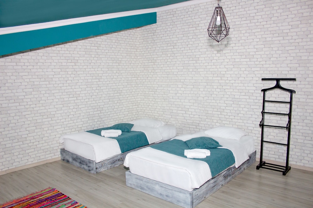 Check Point Hotel 6