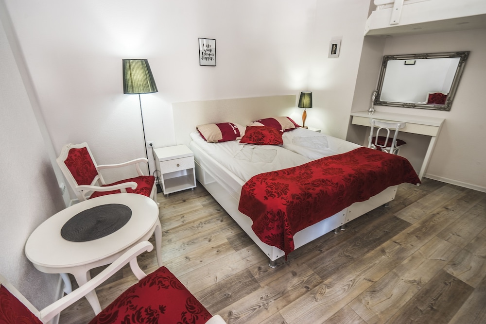 Silver Hotel 22