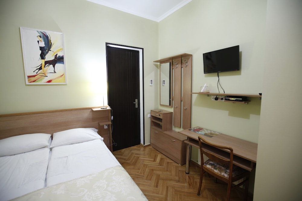 Silver Hotel 9