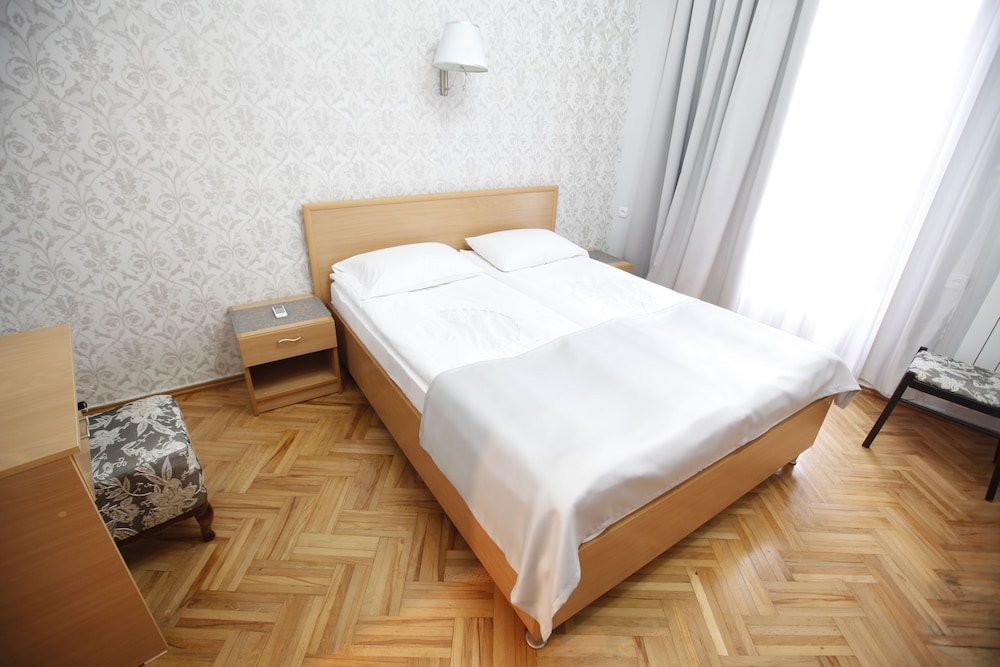 Silver Hotel 16