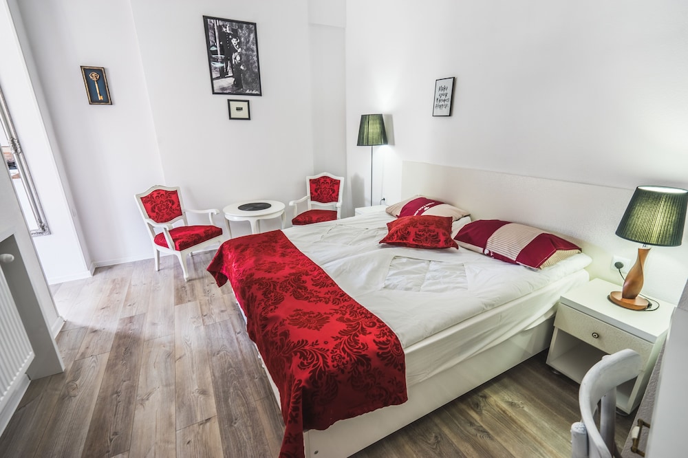 Silver Hotel 21
