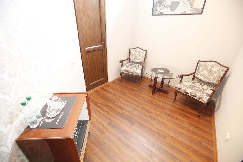 Silver Hotel 18