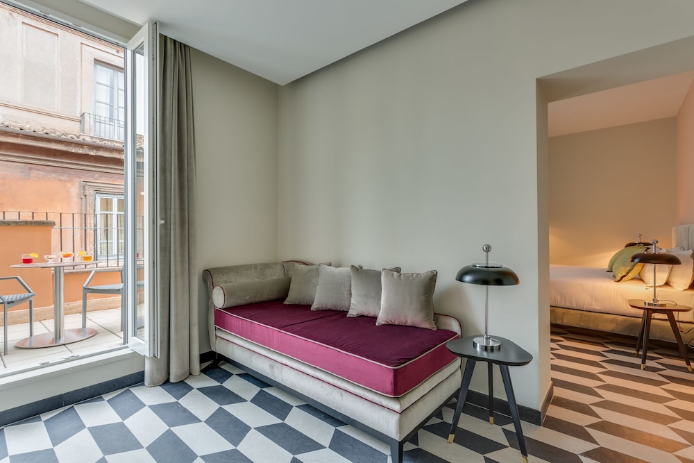 Otivm Hotel 12