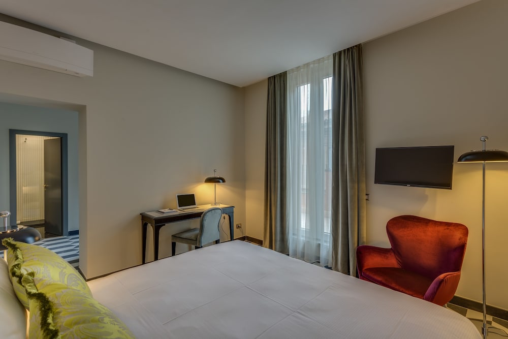 Otivm Hotel 13
