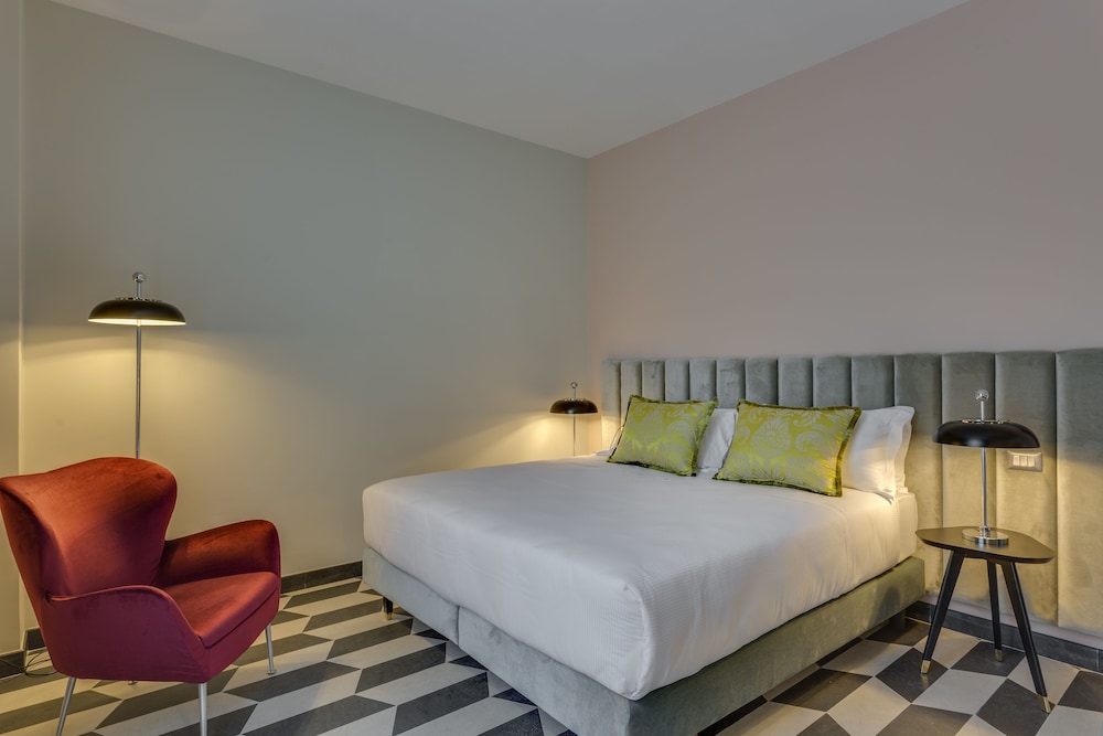 Otivm Hotel 8