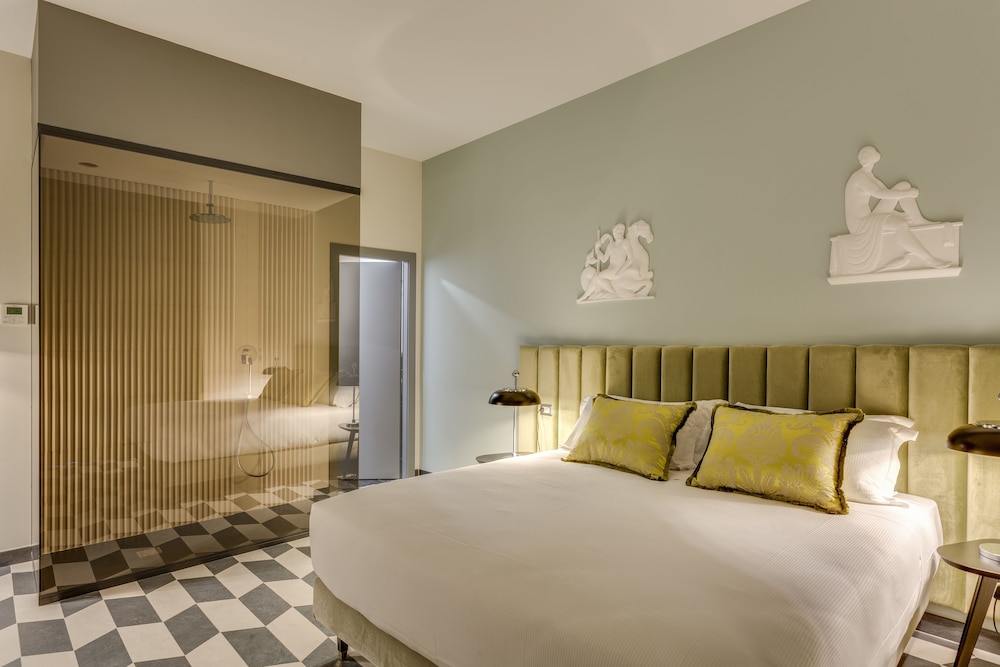 Otivm Hotel 7