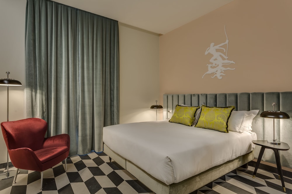 Otivm Hotel 5