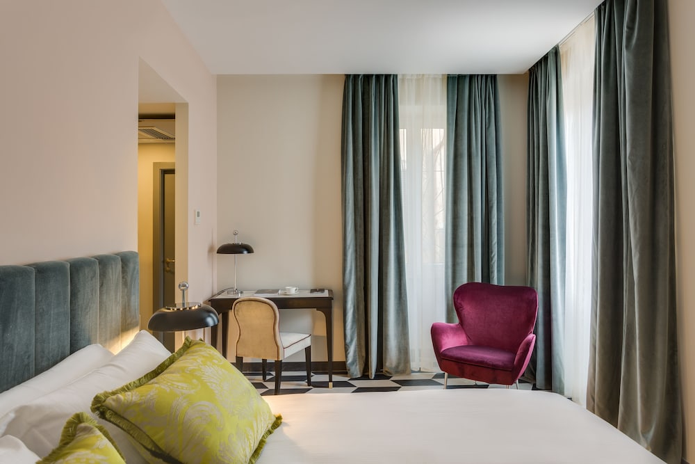 Otivm Hotel 21