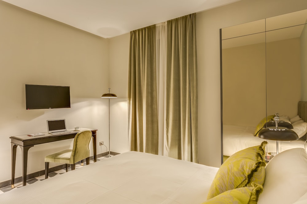 Otivm Hotel 6