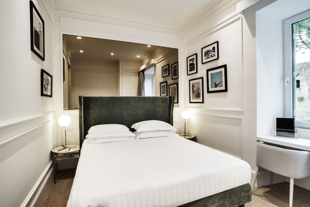 The Shire Hotel 6