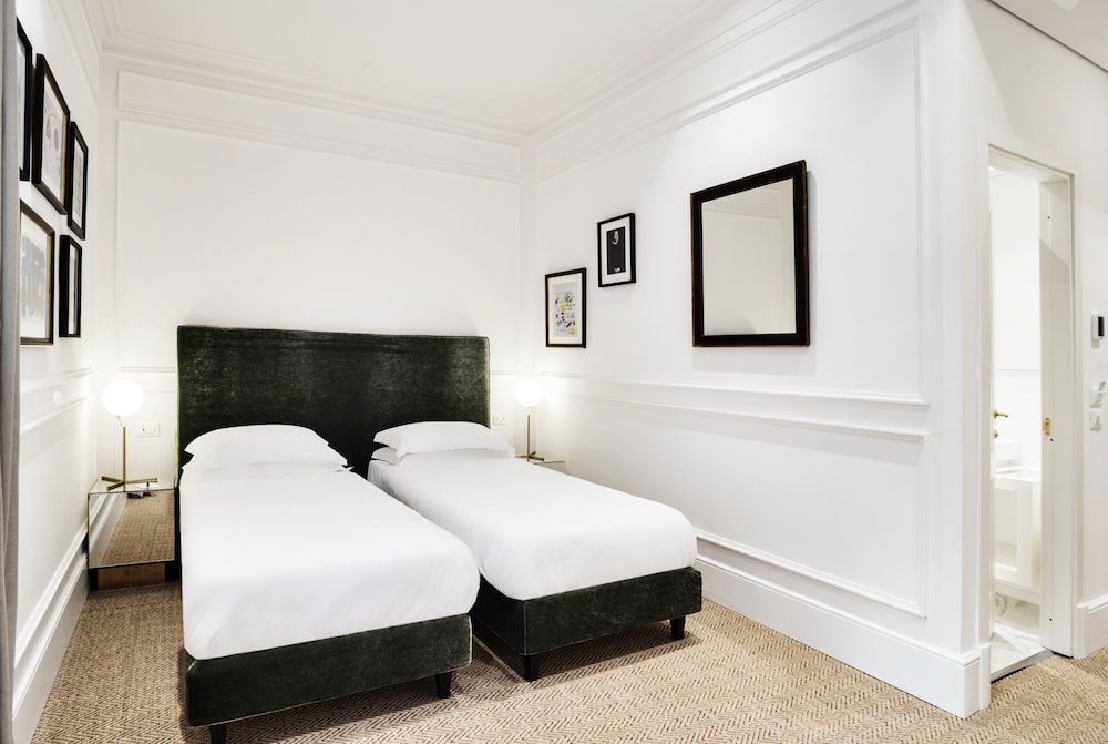 The Shire Hotel 9