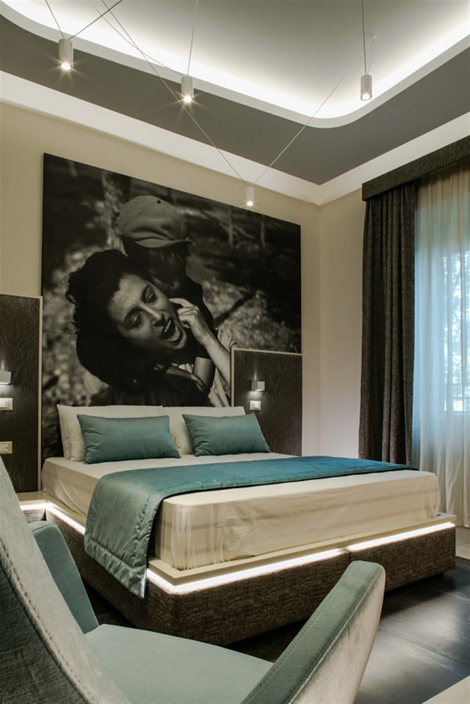 Via Veneto Luxury Suites 6