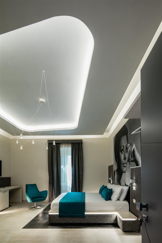 Via Veneto Luxury Suites 19