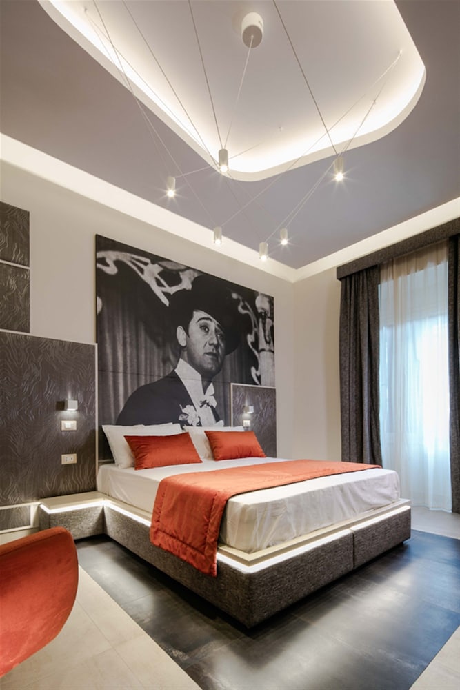 Via Veneto Luxury Suites 24