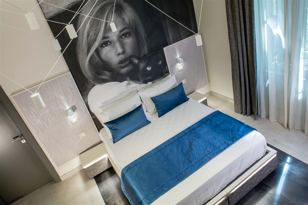 Via Veneto Luxury Suites 14