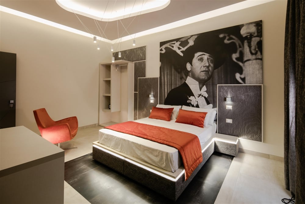 Via Veneto Luxury Suites 10
