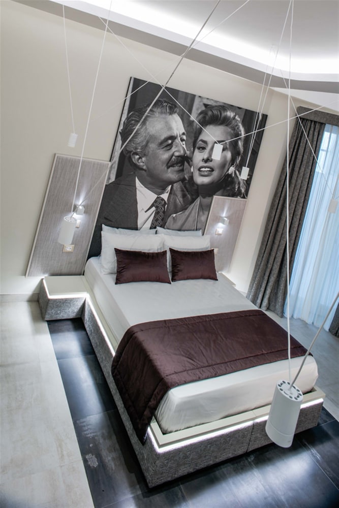 Via Veneto Luxury Suites 21