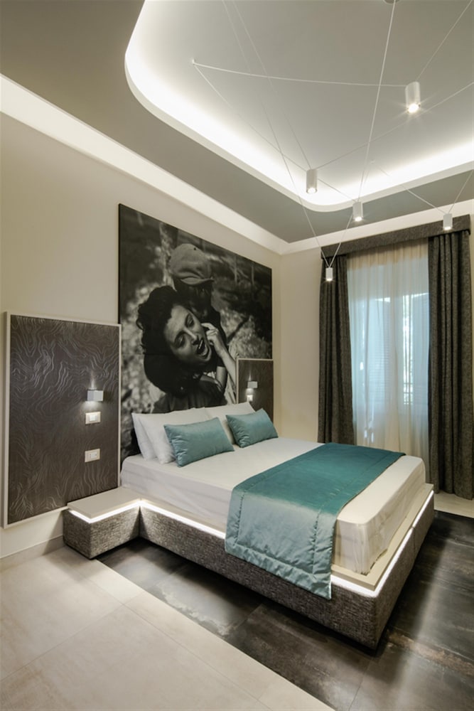 Via Veneto Luxury Suites 7