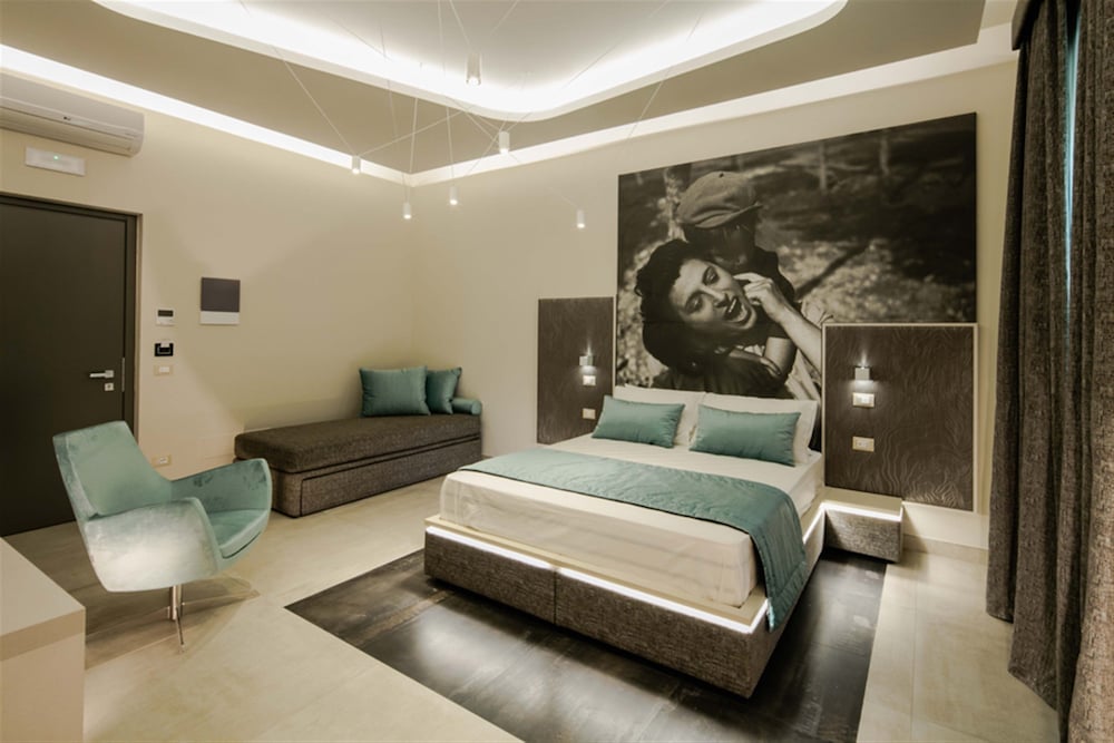 Via Veneto Luxury Suites 23