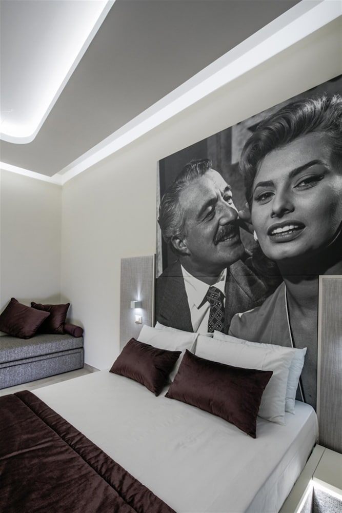 Via Veneto Luxury Suites 3
