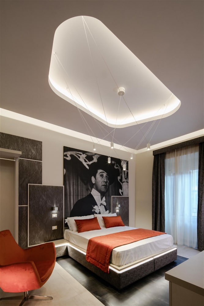 Via Veneto Luxury Suites 16