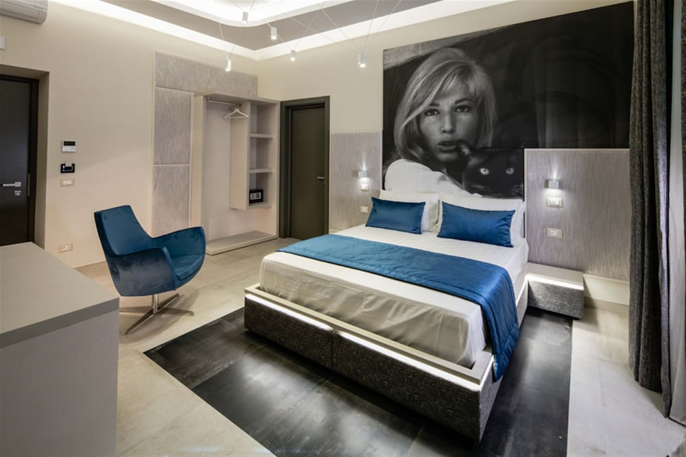 Via Veneto Luxury Suites 15