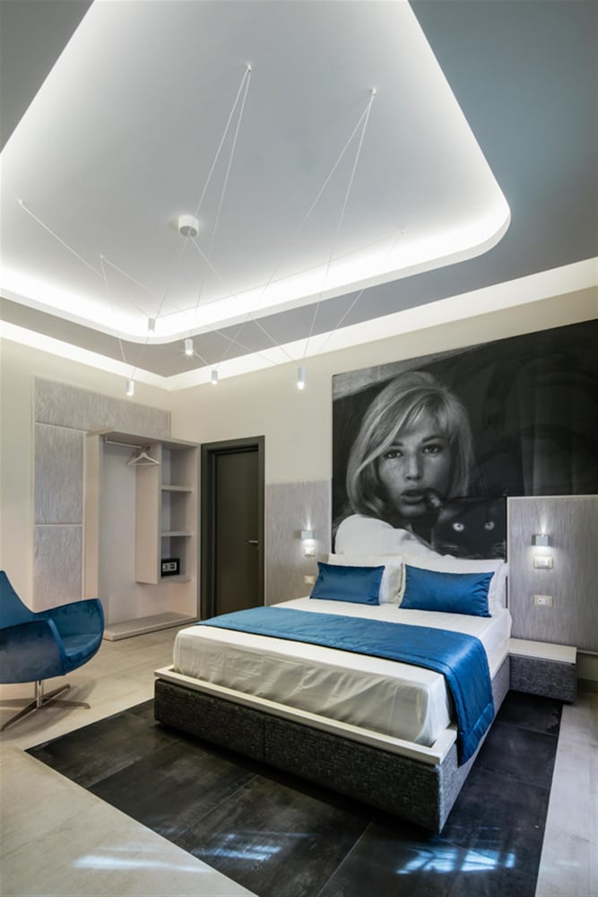 Via Veneto Luxury Suites 8