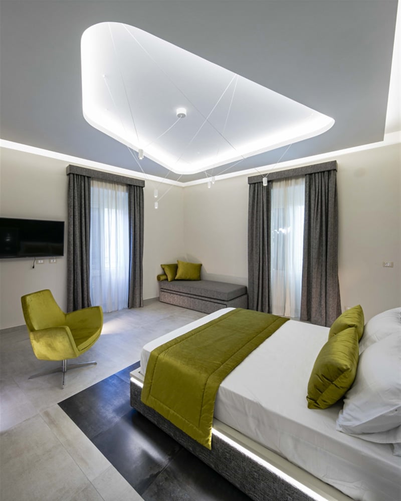 Via Veneto Luxury Suites 11