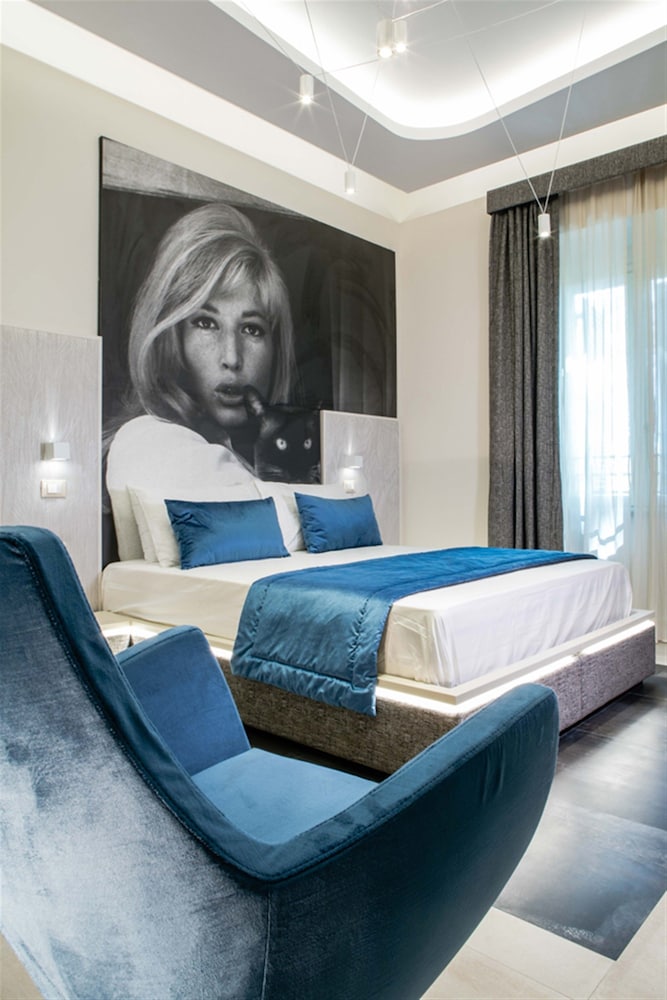 Via Veneto Luxury Suites 17