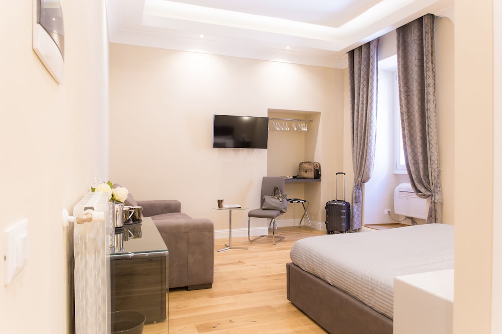 Nazionale Palace Suites 12