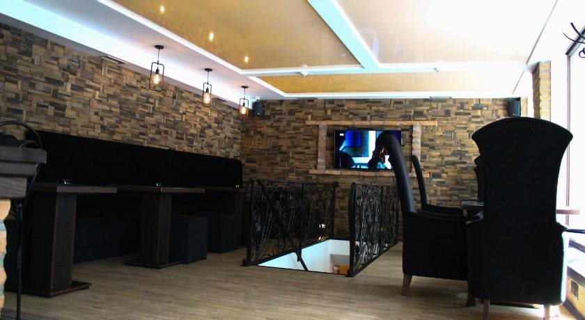 Madison Rooms 12