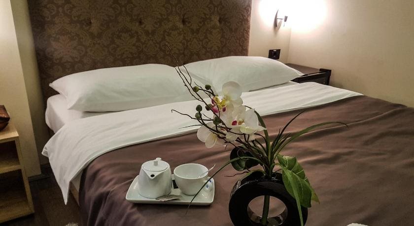 Madison Rooms 13