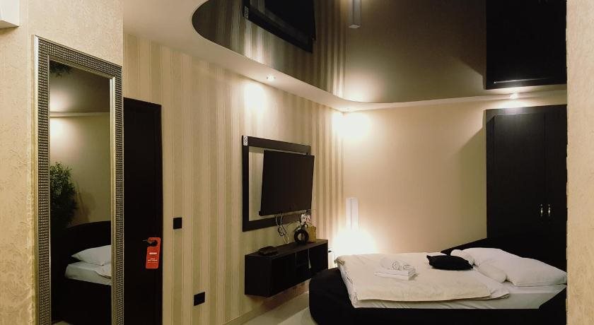 Madison Rooms 16