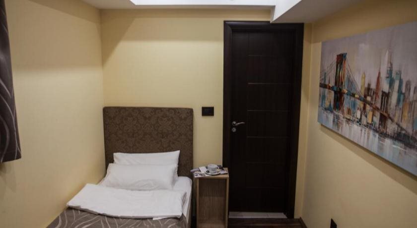 Madison Rooms 19