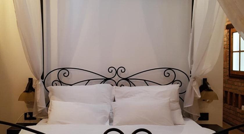 Madison Rooms 24