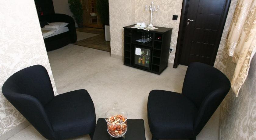 Madison Rooms 3