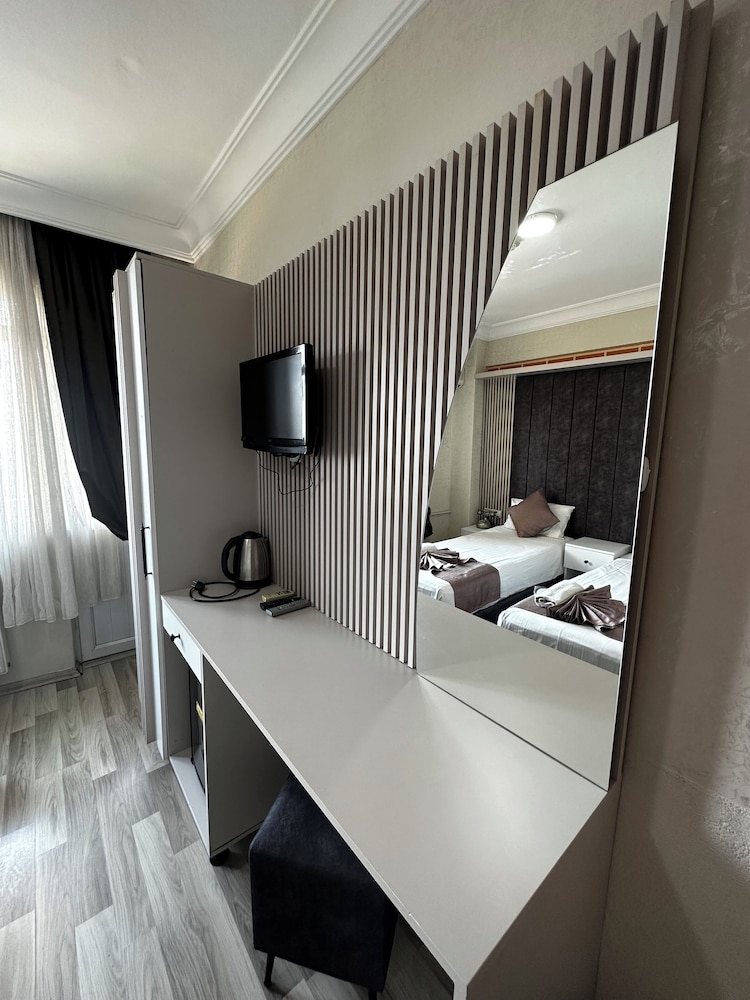 Divas Silver Hotel 21