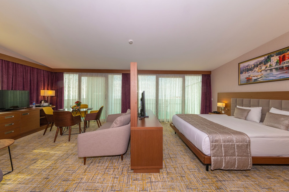 Land Park Hotel 7