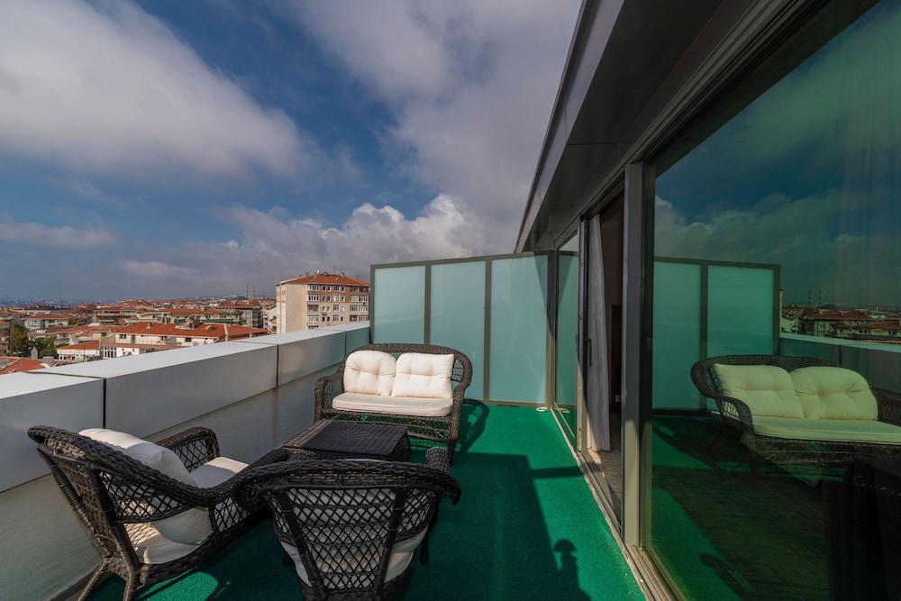 Land Park Hotel 23