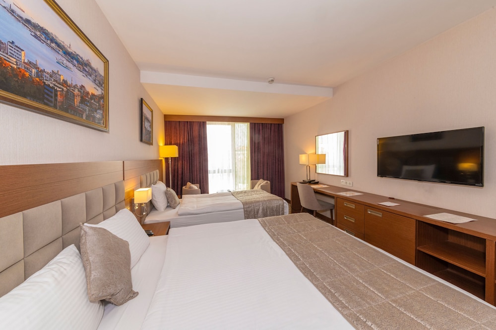 Land Park Hotel 20
