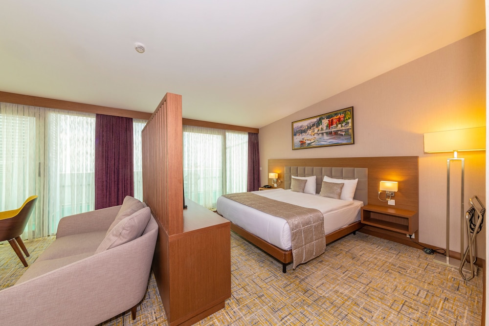 Land Park Hotel 11