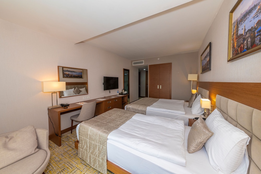 Land Park Hotel 19
