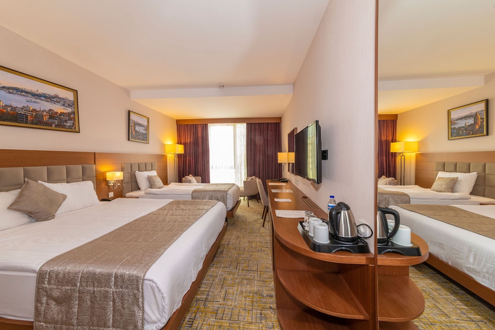 Land Park Hotel 18