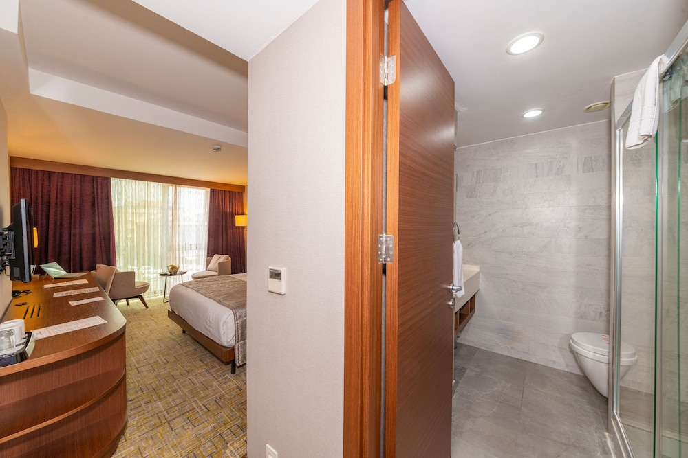 Land Park Hotel 15